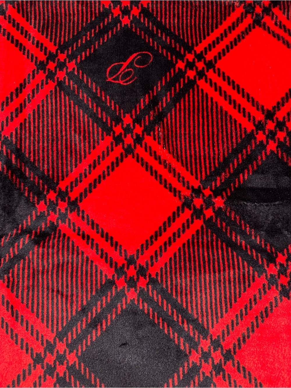 NWT, PINK Victoria’s Secret Red and Black Plaid Super Soft Sherpa-Lined Blanket - Picture 6 of 9